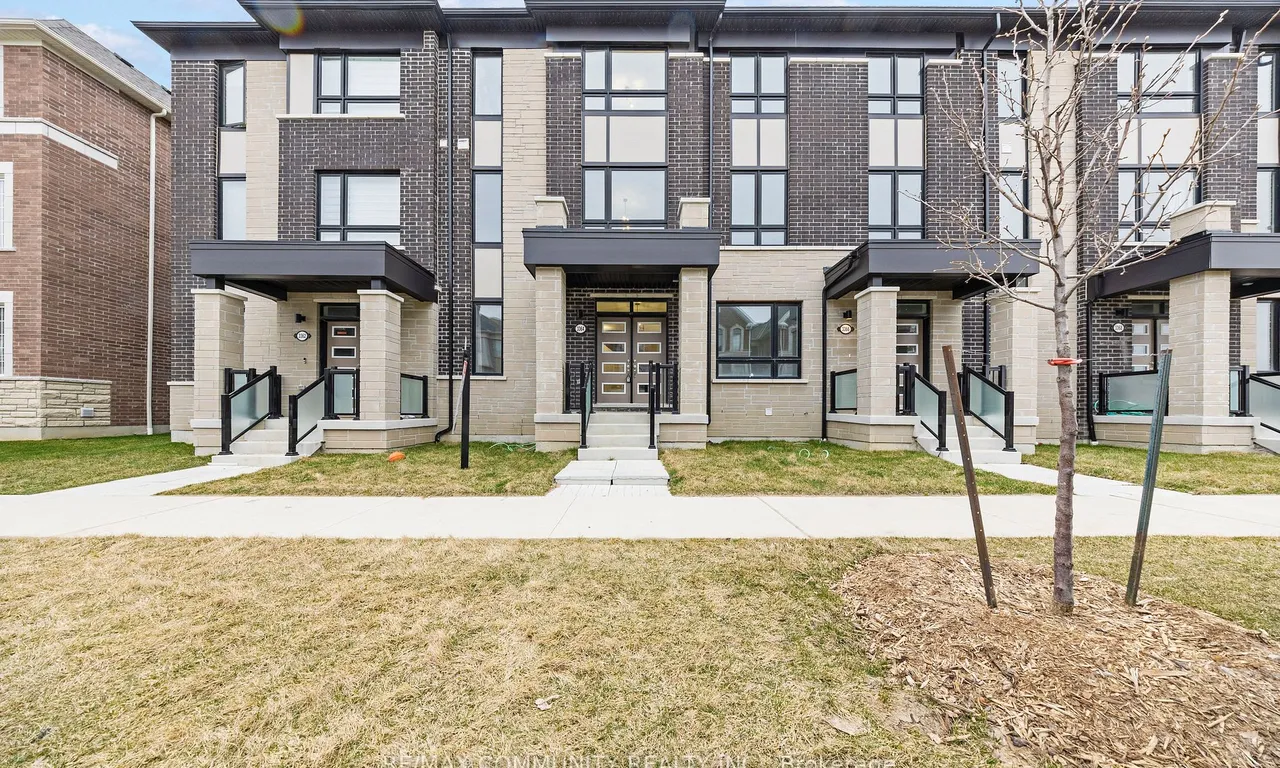 3364 Thunderbird Prom, Pickering, ON L1X 0N1