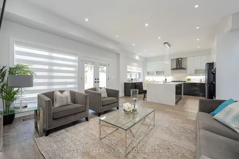60 Boem Ave, Toronto, ON M1R 3T5