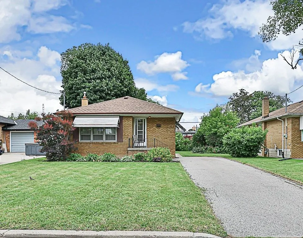 41 Brenda Cres, Toronto, ON M1K 3C5