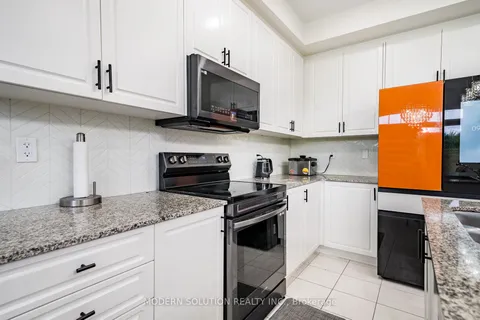 1266 Aquarius Tr, Pickering, ON L1X 0L9