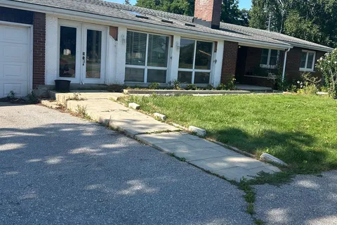 1592 Highway #2 St, Clarington, ON L1E 2R7