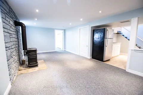 824 Florell Dr, Oshawa, ON L1H 6W1