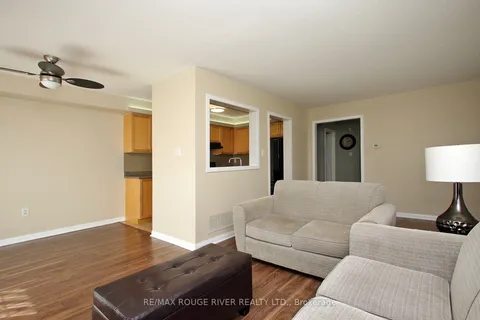 49 Fawcett Ave, Whitby, ON L1R 2Z3