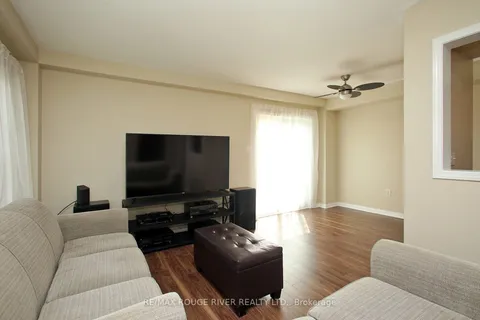 49 Fawcett Ave, Whitby, ON L1R 2Z3