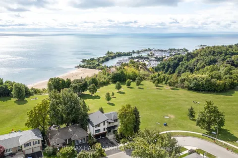 32 Lyme Regis Cres, Toronto, ON M1M 1E3