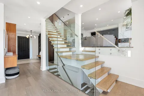 32 Lyme Regis Cres, Toronto, ON M1M 1E3