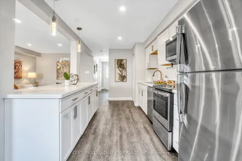 525 Dorchester Dr, Oshawa, ON L1J 6L3