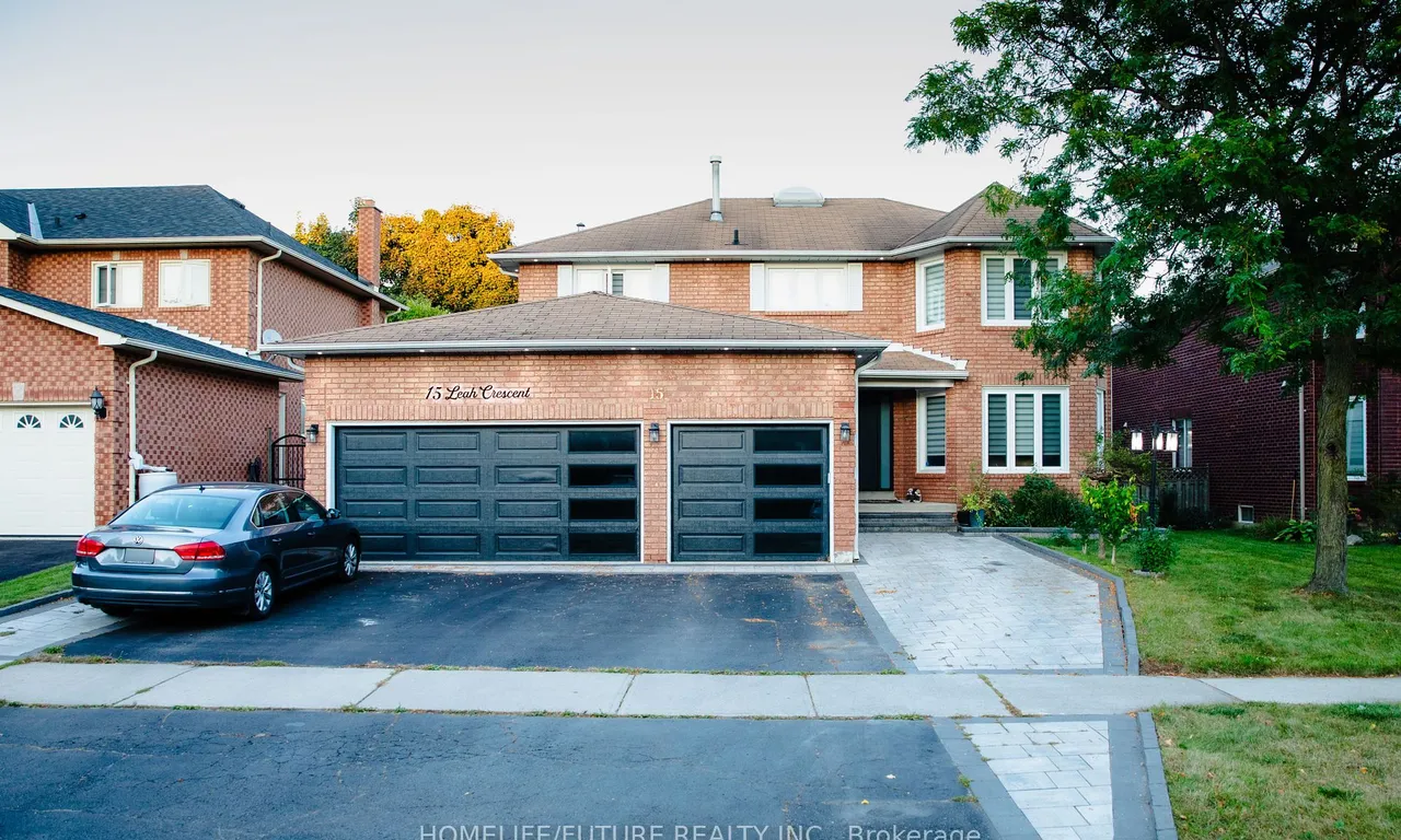 15 Leah Cres, Ajax, ON L1T 3J2