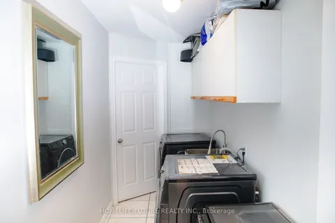 15 Leah Cres, Ajax, ON L1T 3J2