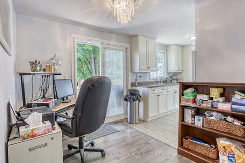 4 Wheelhouse Dr, Clarington, ON L1B 1B9