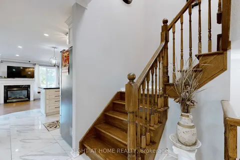 83 regency Cres, Whitby, ON L1N 7K8
