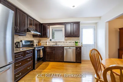 919 Harding St, Whitby, ON L1N 1Y6
