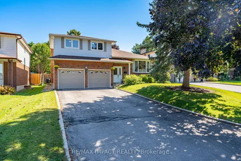 455 Tweedsmuir St, Oshawa, ON L1J 6H8