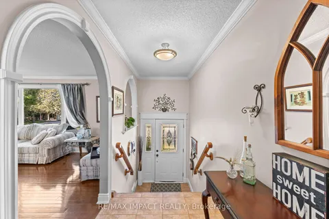 455 Tweedsmuir St, Oshawa, ON L1J 6H8