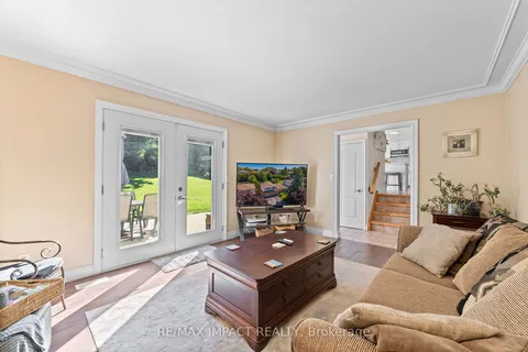 455 Tweedsmuir St, Oshawa, ON L1J 6H8