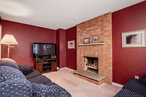 16 Hunter Dr, Ajax, ON L1T 3N1