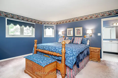 16 Hunter Dr, Ajax, ON L1T 3N1