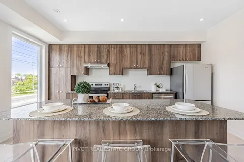 6 Lively Way, Whitby, ON L1R 0S3
