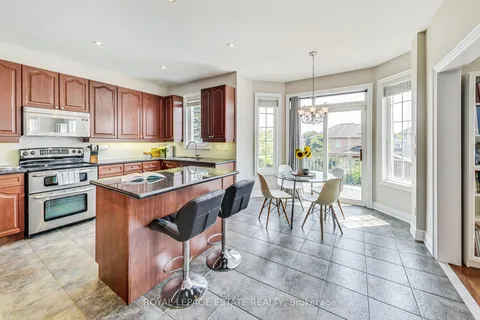 955 Coyston Dr, Oshawa, ON L1K 3C6