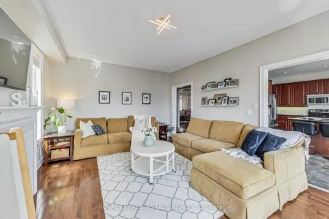 955 Coyston Dr, Oshawa, ON L1K 3C6