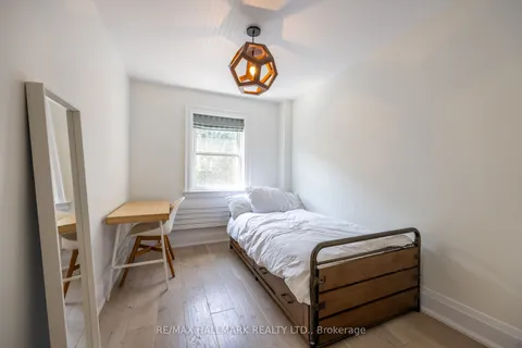 74 Willow Avenue, Toronto, ON M4E 3K2