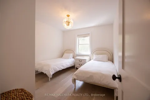 74 Willow Avenue, Toronto, ON M4E 3K2