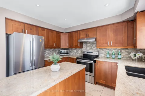 72 Handley Cres, Ajax, ON L1Z 1M2