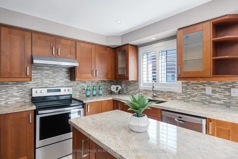 72 Handley Cres, Ajax, ON L1Z 1M2