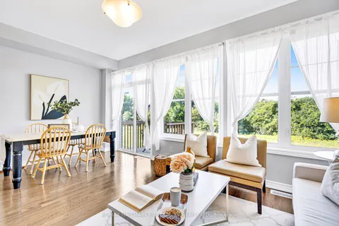 28 Paradise Way, Whitby, ON L1R 0R7