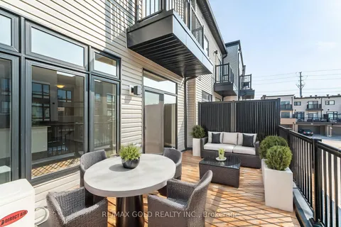 797 Conlin Rd, Oshawa, ON L1K 3G4