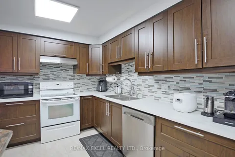 398 Bristol Cres, Oshawa, ON L1J 8J5