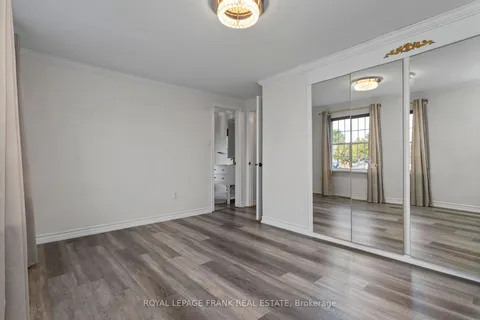 101 Yorkville Dr, Clarington, ON L1E 2A6