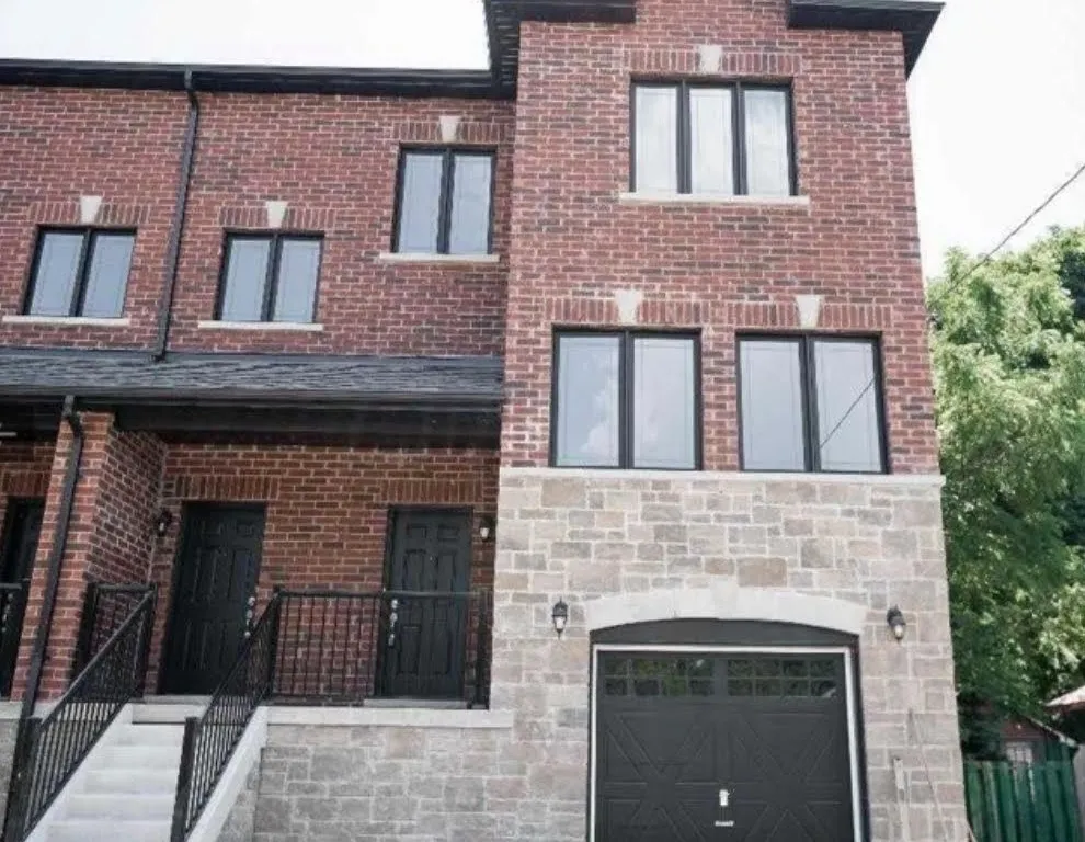 291 Olive Ave, Oshawa, ON L1H 2P5