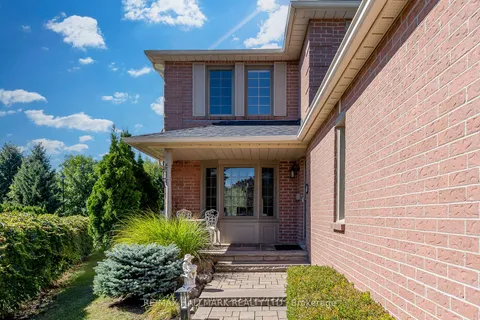 32 Noake Cres, Ajax, ON L1T 3L4