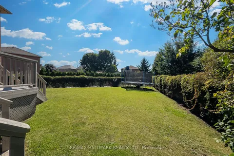32 Noake Cres, Ajax, ON L1T 3L4