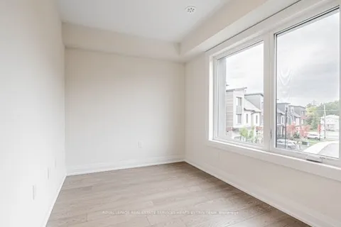 21 Freemon Redmon Circ, Toronto, ON M1R 0G3