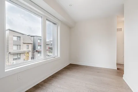 21 Freemon Redmon Circ, Toronto, ON M1R 0G3
