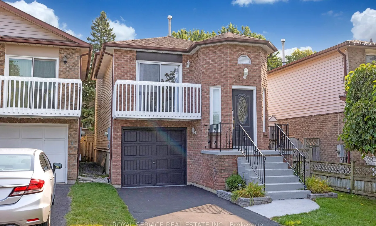 25 Mcfeeters Cres, Clarington, ON L1C 4G6