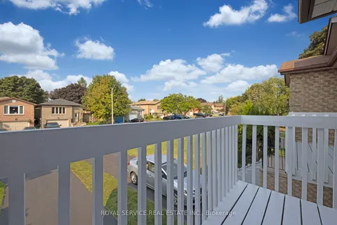 25 Mcfeeters Cres, Clarington, ON L1C 4G6