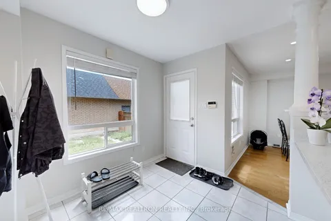 525 Church St, Ajax, ON L1T 4B8