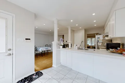 525 Church St, Ajax, ON L1T 4B8