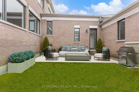 967 Crowsnest Hllw, Pickering, ON L0H 1J0