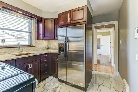 61 Danforth Rd, Toronto, ON M1L 3W5