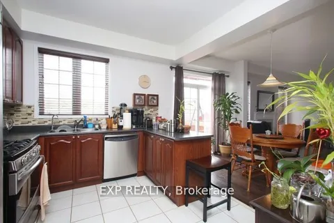 1335 Langley Circ, Oshawa, ON L1K 0E2