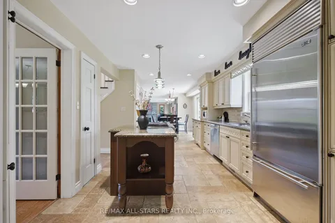 1648 Acorn Lane, Pickering, ON L1Y 1A7