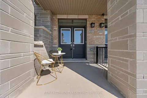 257 Coronation Rd, Whitby, ON L1P 0H8