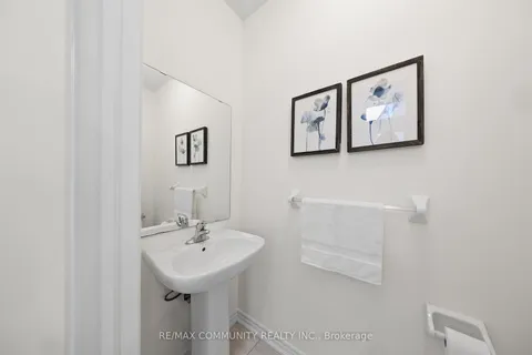 257 Coronation Rd, Whitby, ON L1P 0H8