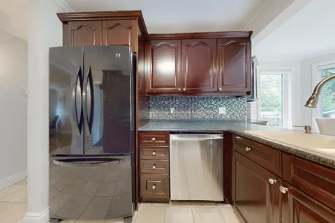 3358 Courtice Rd, Clarington, ON L1E 2L7