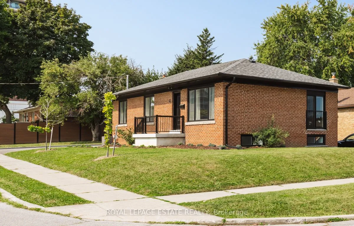 4 Dulverton Rd, Toronto, ON M1P 1G4
