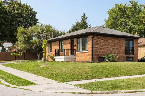 4 Dulverton Rd, Toronto, ON M1P 1G4